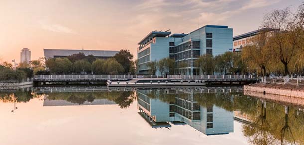 扬州职业技术大学 - 最美院校