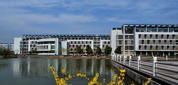 扬州职业技术大学 - 最美院校