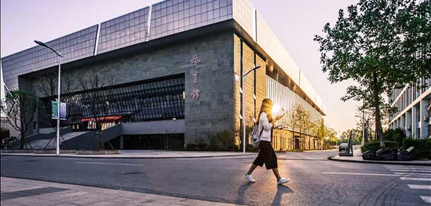 扬州职业技术大学 - 最美院校