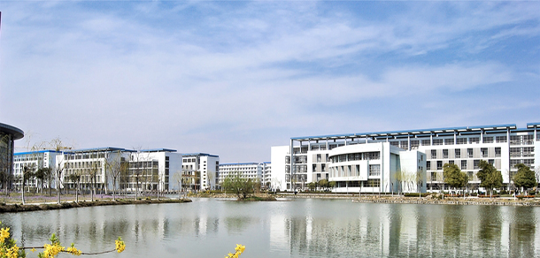 扬州职业技术大学 - 最美大学