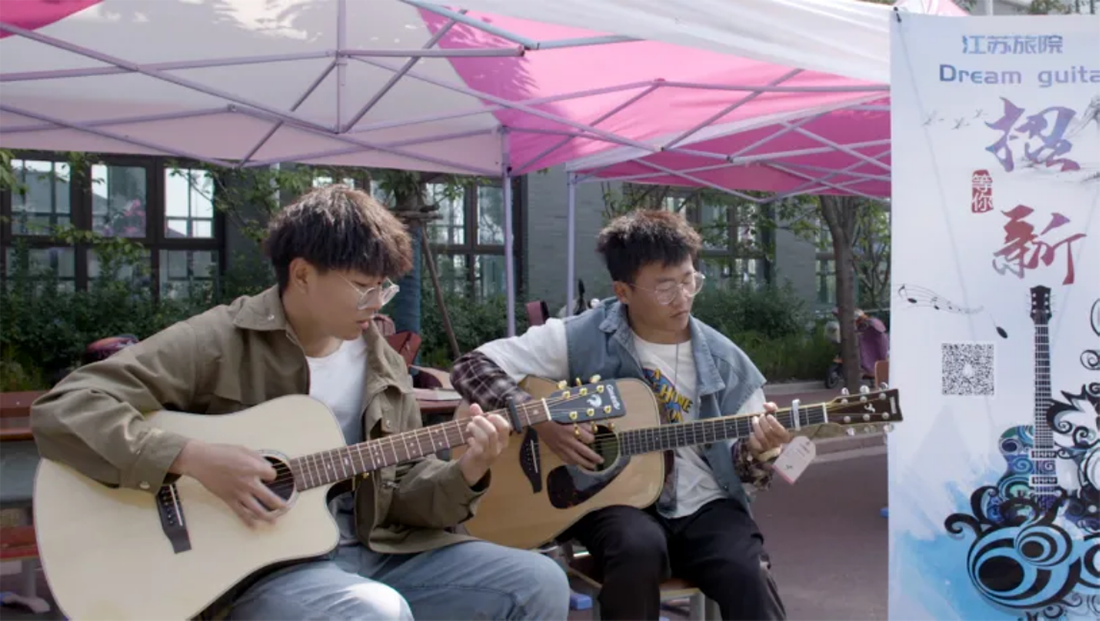 学校积极推进高雅文化进校园