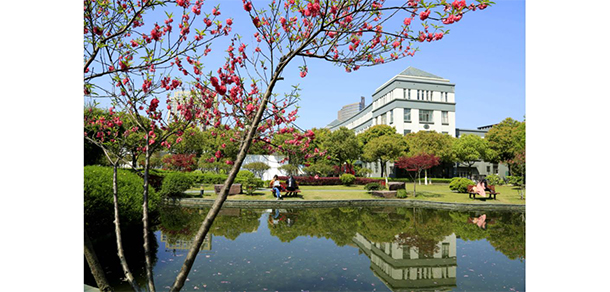 浙江中医药大学滨江学院 - 最美大学