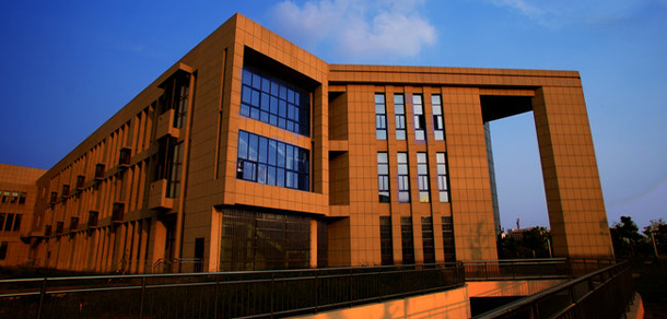 安徽职业技术大学 - 最美大学