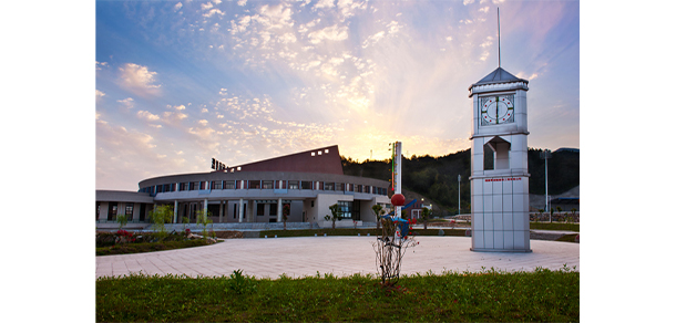 福建商学院 - 最美院校