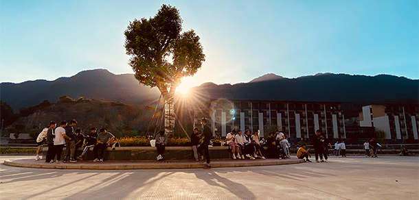 福州工商学院 - 最美大学