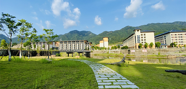 福州工商学院 - 最美大学