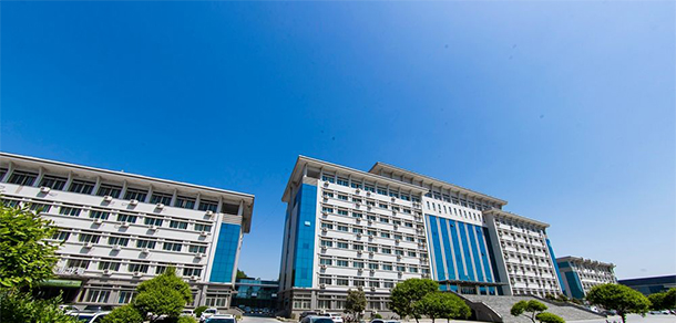 黄河科技学院 - 最美大学