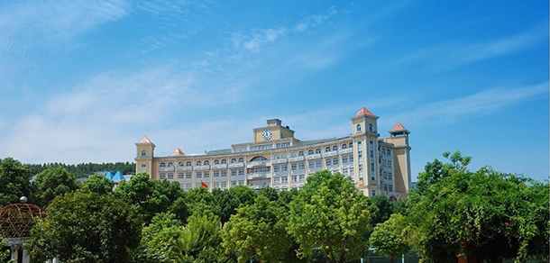 武昌理工学院 - 最美大学