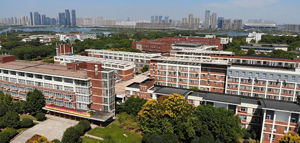 武汉城市学院 - 最美大学