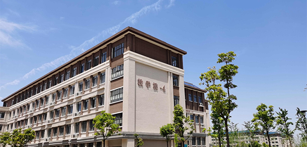 荆州学院 - 最美大学
