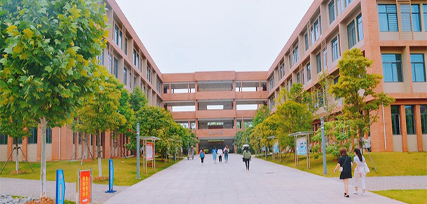 湖北师范大学文理学院 - 最美大学