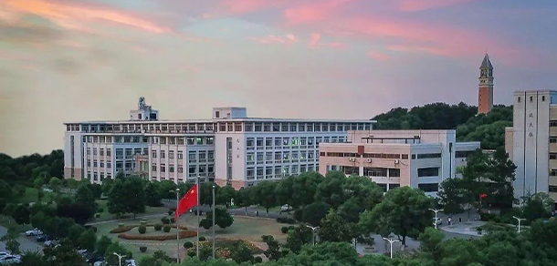 武汉职业技术大学 - 最美大学