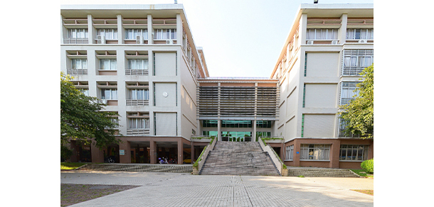 广州职业技术大学 - 最美大学