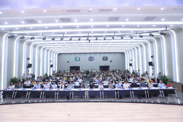 2023年10月，基础医学高峰论坛在我校立言厅举行