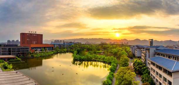 重庆大学 - 最美院校