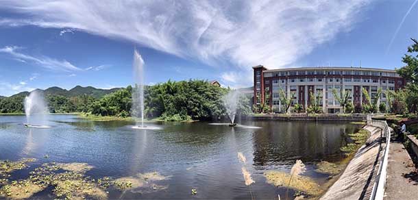 重庆医科大学 - 最美院校