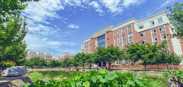 四川电影电视学院 - 最美大学