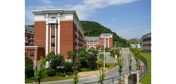 遵义医科大学医学与科技学院 - 最美大学
