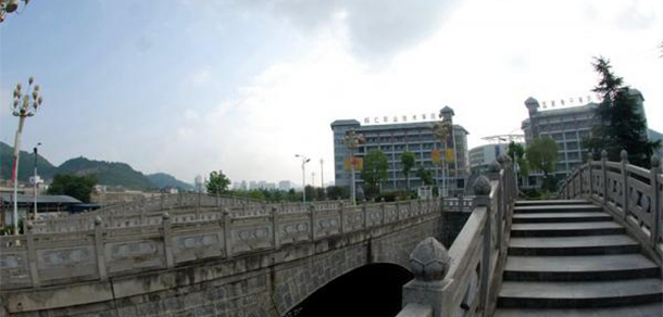 铜仁职业技术大学 - 最美大学