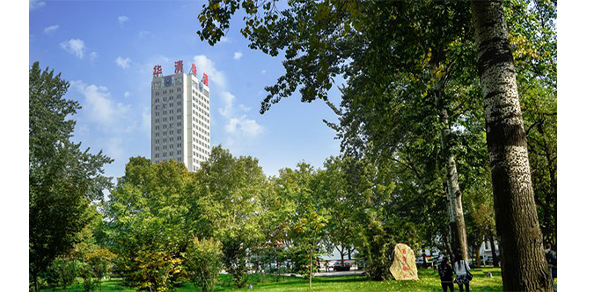 西安建筑科技大学华清学院 - 最美大学
