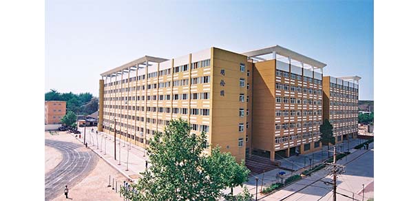 陕西工业职业技术大学 - 最美院校