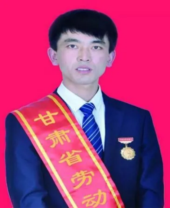 王 小 康
