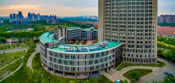 天津商业大学