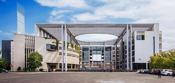 天津财经大学