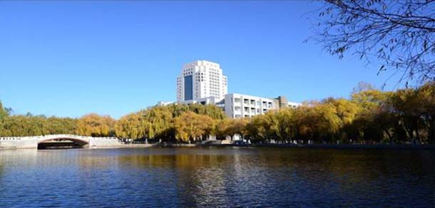 燕山大学 - 最美院校