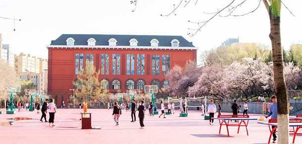 黑龙江工业学院 - 最美大学