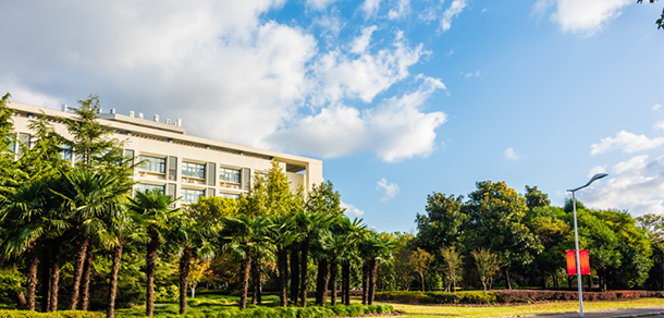 上海大学 - 最美大学